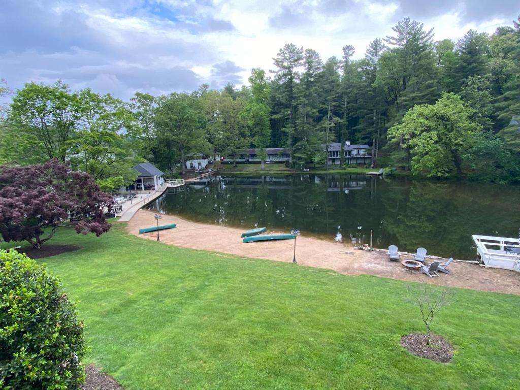 Photo of Lakefront Bubbles & Beach in Flat Rock, NC