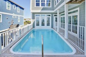 Photo #4 of 7 Seas in Oak Island, NC