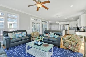 Photo #5 of 7 Seas in Oak Island, NC
