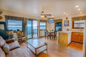 Photo #5 of On The Beach in Tahoe Vista, CA