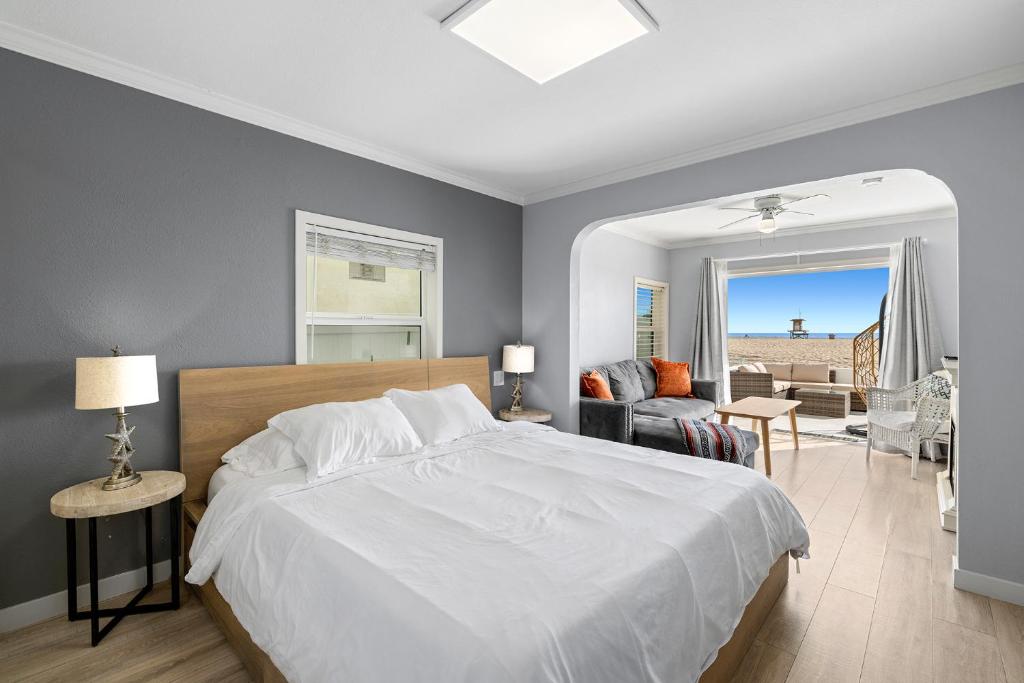 Photo #1 of 1628 West Oceanfront Oasis 2,3 in Newport Beach, CA