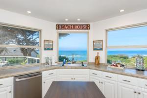 Photo #4 of Oceanfront Home Retreat w Breathtaking Views of Fitzgerald Marine Reserve in Montara, CA