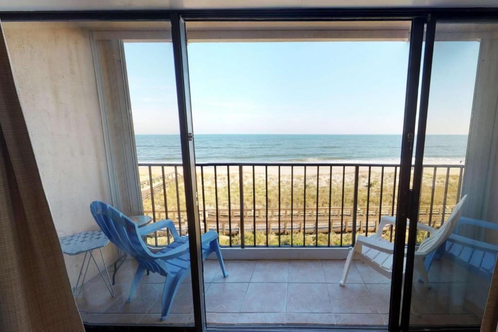 Photo #1 of Paradise Found in Carolina Beach, NC