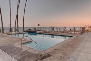 Photo #4 of Sunset Hill in Los Angeles, CA