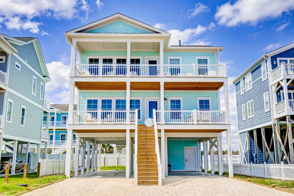 Photo #1 of Heaven's Outpost in Holden Beach, NC