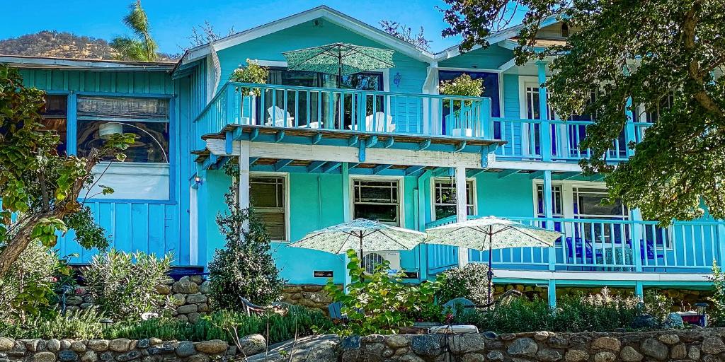 Photo of Rio Sierra Riverhouse in Three Rivers, CA