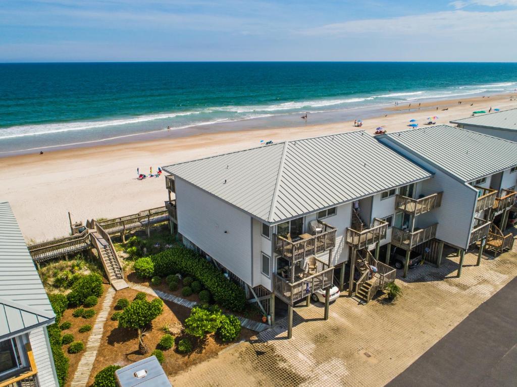 Photo of Queens Grant 211C in Topsail Beach, NC