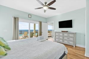 Photo #6 of Ocean's 7 in Oak Island, NC