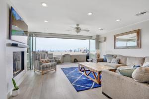 Photo #4 of 3312 W Oceanfront in Newport Beach, CA