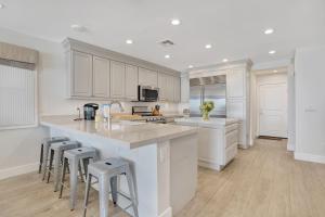 Photo #5 of 3312 W Oceanfront in Newport Beach, CA