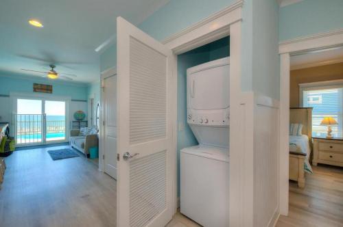 Photo #3 of Slow Your Roll in Oak Island, NC