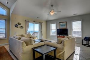 Photo #4 of Barefoot Bungalow in Surf City, NC