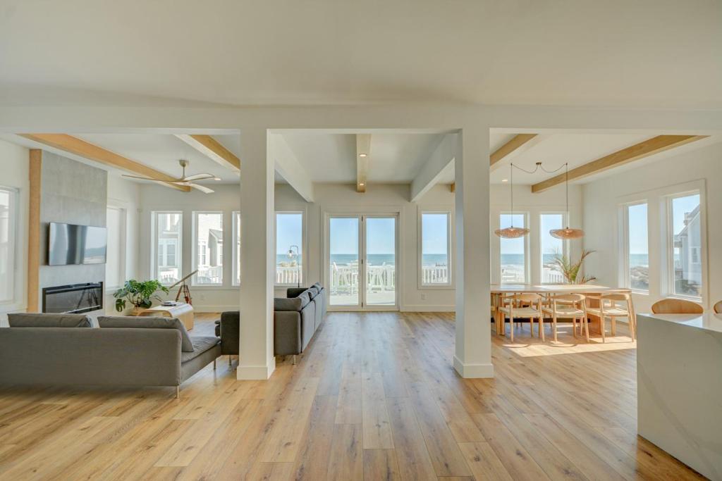Photo #1 of 4290 Island Drive in North Topsail Beach, NC