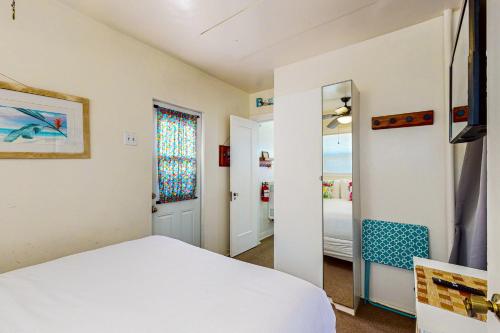 Photo #2 of Sunset Cottage 16 in Oceanside, CA