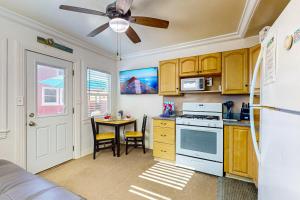 Photo #4 of Sunset Cottage 16 in Oceanside, CA