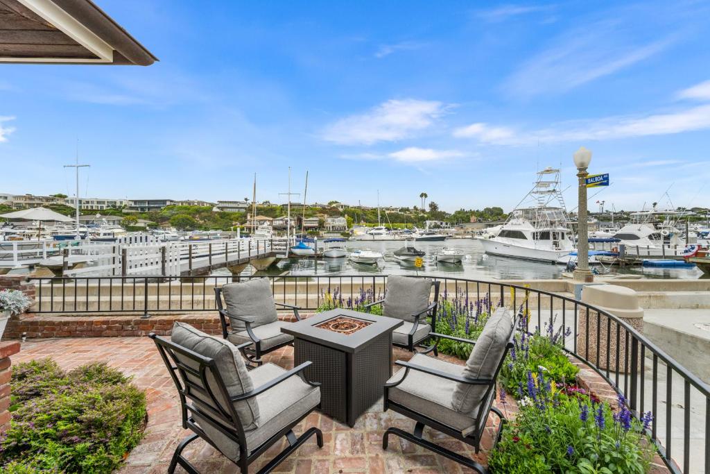 Photo #1 of 301 E Bayfront in Newport Beach, CA