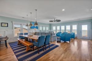 Photo #4 of Fitz Us Too in Oak Island, NC