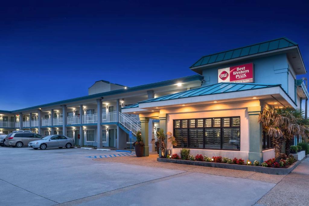 Photo of Best Western Plus Holiday Sands Inn & Suites in Norfolk, VA