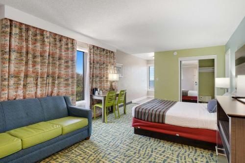 Photo #2 of Best Western Plus Holiday Sands Inn & Suites in Norfolk, VA