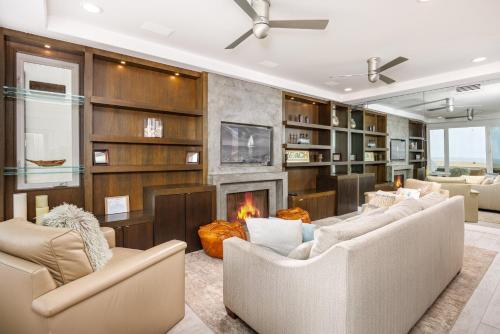 Photo #3 of 204 E Oceanfront B in Newport Beach, CA