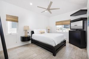 Photo #6 of 204 E Oceanfront B in Newport Beach, CA