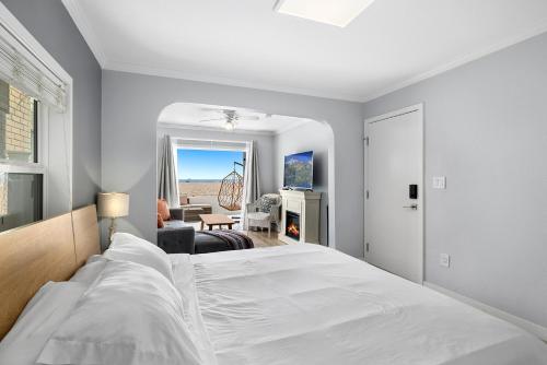 Photo #2 of 1628 West Oceanfront Oasis 2 in Newport Beach, CA
