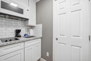 Photo #4 of 1628 West Oceanfront Oasis 2 in Newport Beach, CA