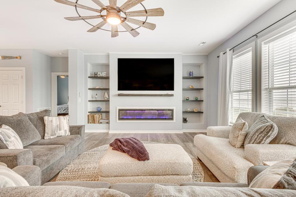 Photo of Private Beach and Deck Bayfront Home in Hayes! in Yorktown, VA