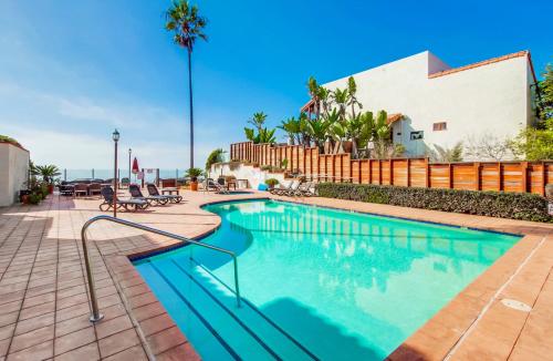 Photo #3 of Ocean Views Moonlight Beach Ocean Deck Pool Hot Tub in Encinitas, CA