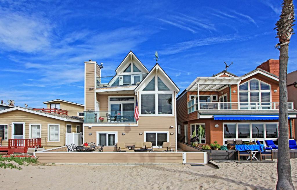 Photo #1 of 5107 Seashore Dr in Newport Beach, CA