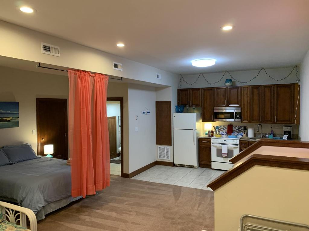 Photo of Beach Side HideAway condo in Norfolk, VA