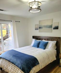 Photo #4 of Oasis Riverfront House -10 min to Sequoia in Three Rivers, CA