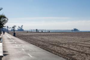 Photo #4 of 3112 W Oceanfront A in Newport Beach, CA