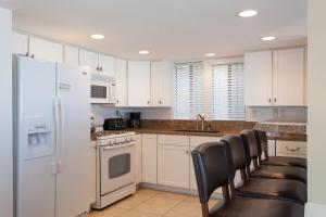 Photo #5 of 3112 W Oceanfront A in Newport Beach, CA