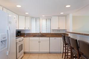 Photo #6 of 3112 W Oceanfront A in Newport Beach, CA