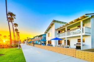 Photo #5 of Beachside Oasis in Newport Beach Steps to Balboa Park, Pier, and The Fun Zone! in Newport Beach, CA
