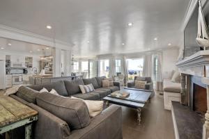 Photo #5 of Luxury Ocean Views & Steps To The Sand - Tower 36 Lower Condo Unit in Carlsbad, CA