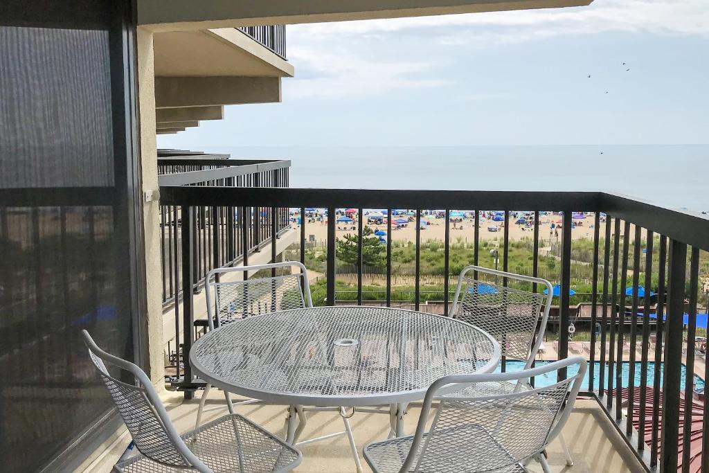 Photo #1 of Sea Watch 516 in Ocean City, MD
