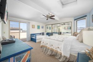 Photo #5 of Luxurious Oceanfront Home with Incredible Views in Newport Beach, CA