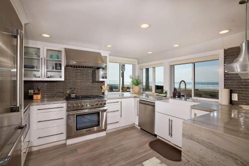 Photo #3 of Ocean Front Walk in San Diego, CA