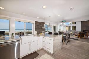 Photo #5 of Ocean Front Walk in San Diego, CA