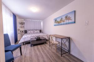 Photo #6 of 8 Beds Home with 4 Car Parking Space - Near DTLB in Long Beach, CA
