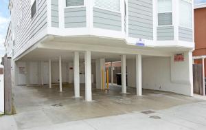 Photo #6 of 1404 W Oceanfront B in Newport Beach, CA