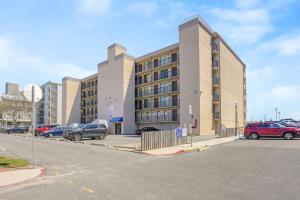 Photo #6 of Polynesian 502 Condo in Ocean City, MD