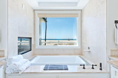 Photo #3 of Oceanfront Escape with Breathtaking Views in Newport Beach, CA