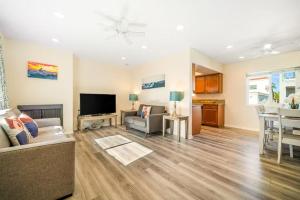 Photo #5 of Charming Home Just Steps from the Beach 2 Bedroom, Private Back Patio, & Free WiFi in Newport Beach, CA