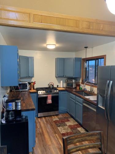 Photo #3 of Fully updated Truckee cabin with plenty of beds in Truckee, CA