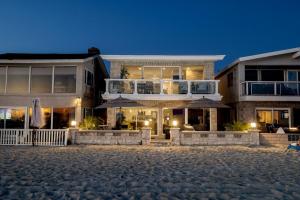 Photo #6 of 8BR Beach Duplex with Ocean Views, Patio & Pool Table in Newport Beach, CA