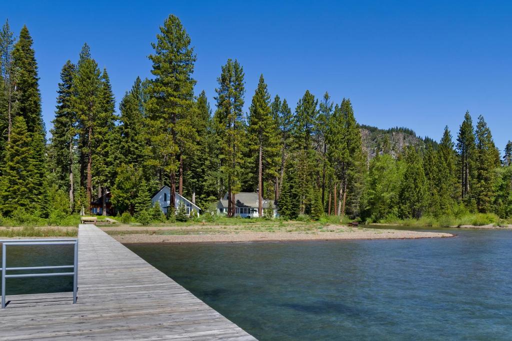 Photo of Belleview Lakefront by Tahoe Getaways - Hot Tub, Pier, Buoy and Guest House in Homewood, CA