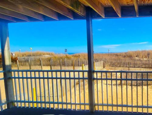 Photo #2 of Ocean Manor 1N condo in Ocean City, MD